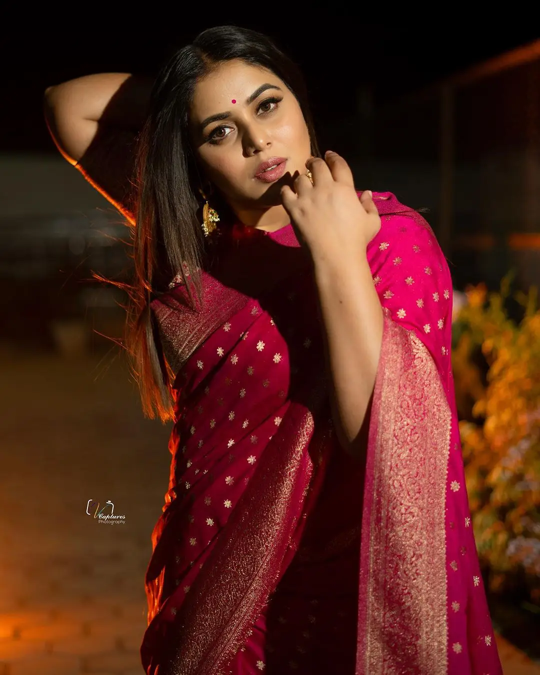 SHAMNA KASIM WEARING BEAUTIFUL EARRINGS JEWELLERY PINK DESIGNER SAREE 4